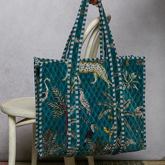 POL Teal Quilted Tropical Print Tote Bag - Picture 2 of 4